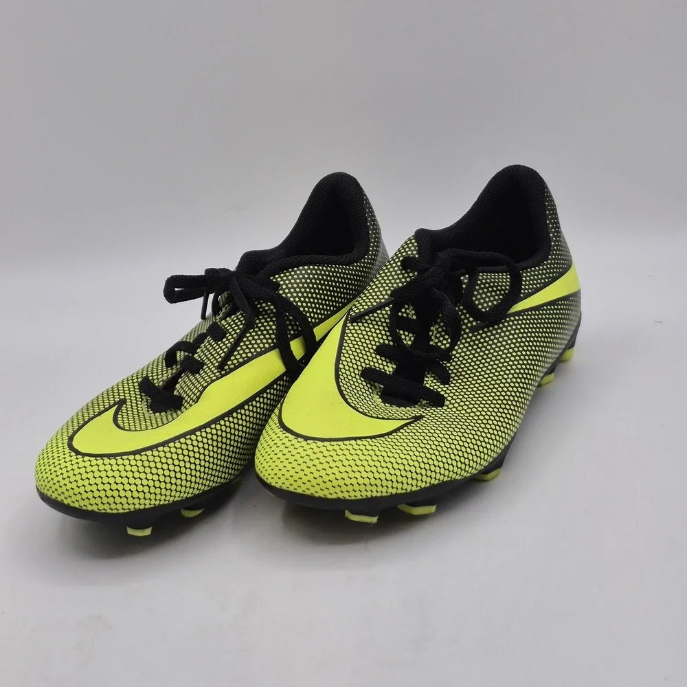 Nike Soccer Cleats Youth‎ 5Y Volt Black Firm Ground Football Shoes FG Boots Kids